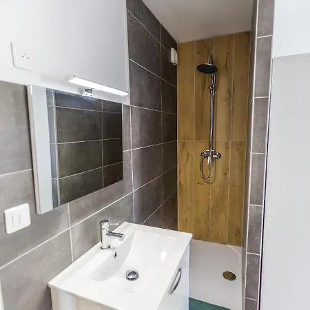 Le Pelletan - 8 Couchages Proche Gare - Joliette Appartement Marseilles